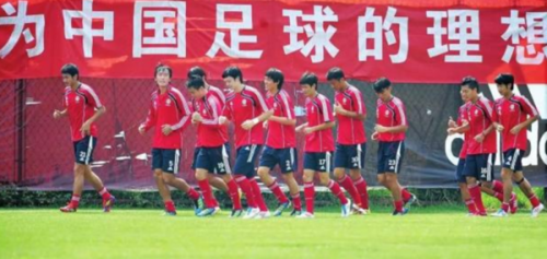 国足最新集训名单，一段动人的足球温情故事